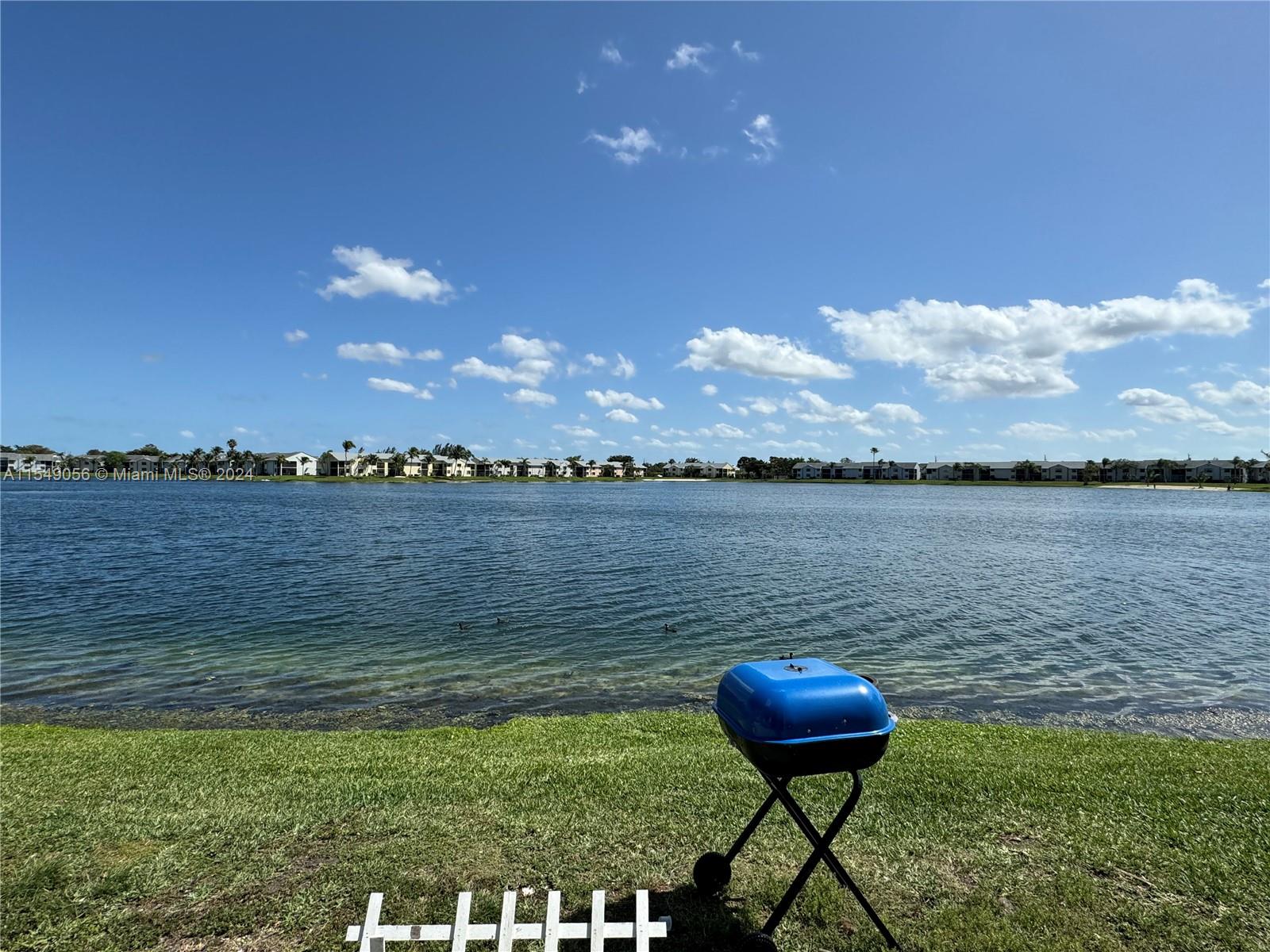 LAKESHORE CONDO #5 - Residential