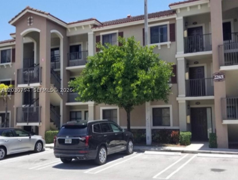 WONDERFUL UNIT IN THE COURTS AT BAYSHORE, offers a charming and comfortable space. The primary bedroom integrated with its bathroom, offers comfort and space. All of their appliances are quality stainless steel, washer and dryer in unit. Its Club House offers a variety of services and entertainment that will be enjoyed by all its residents. Tenant occupied until 12/01/2026, rent amount $2,200