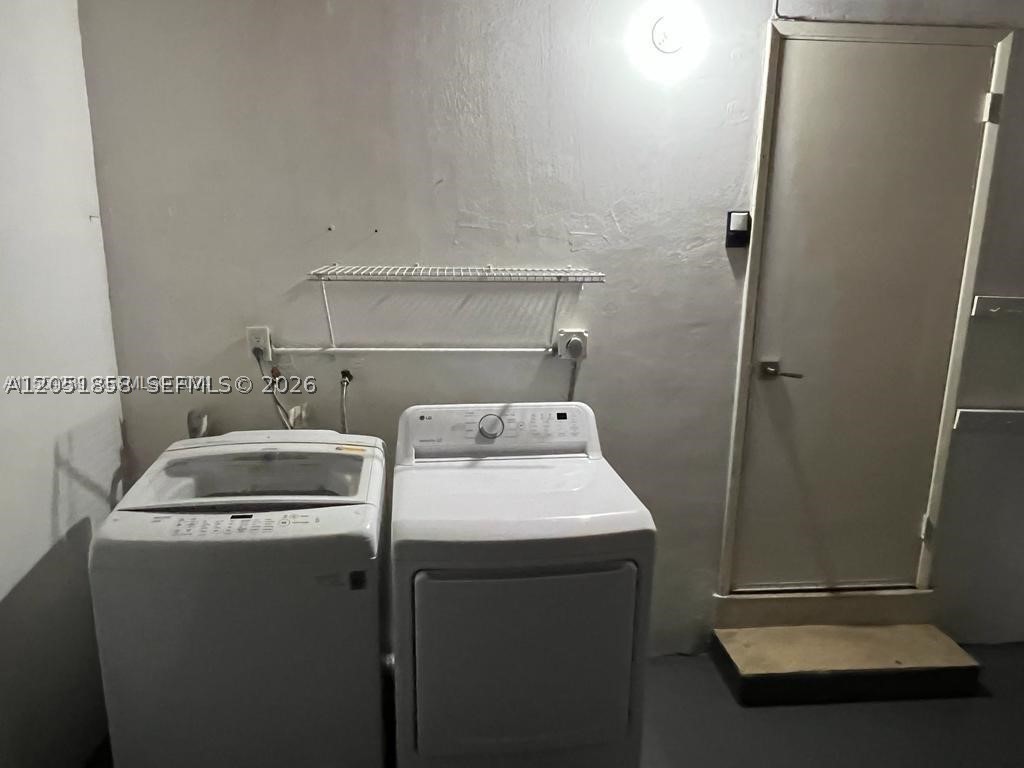 HILLSIDE PARK - Residential Lease