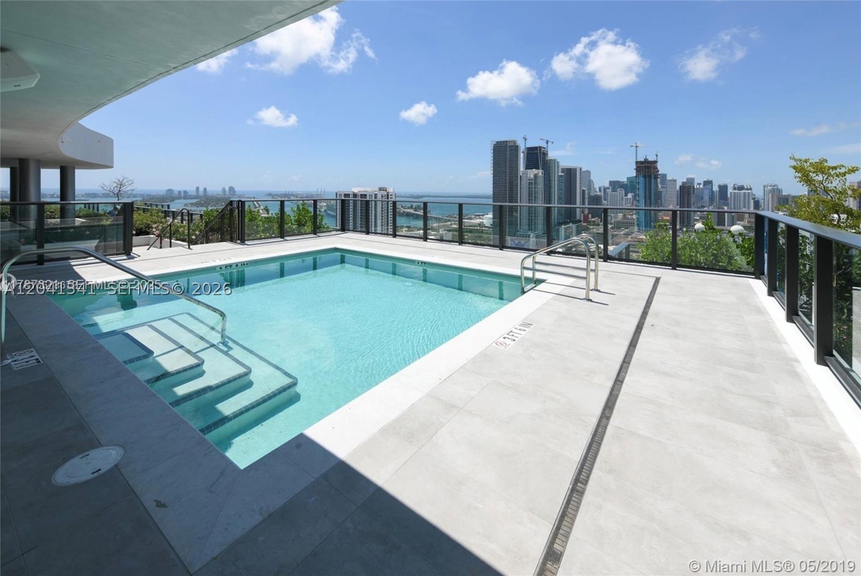 CANVAS CONDO - Residential