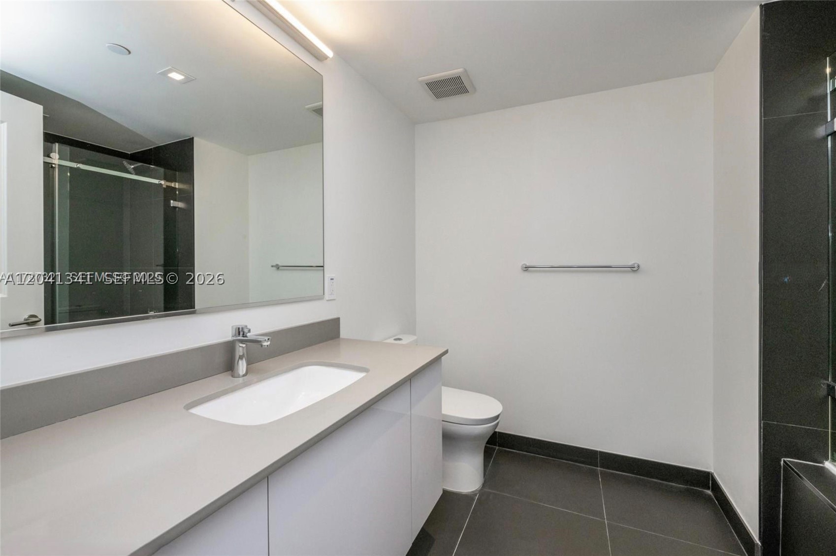 CANVAS CONDO - Residential