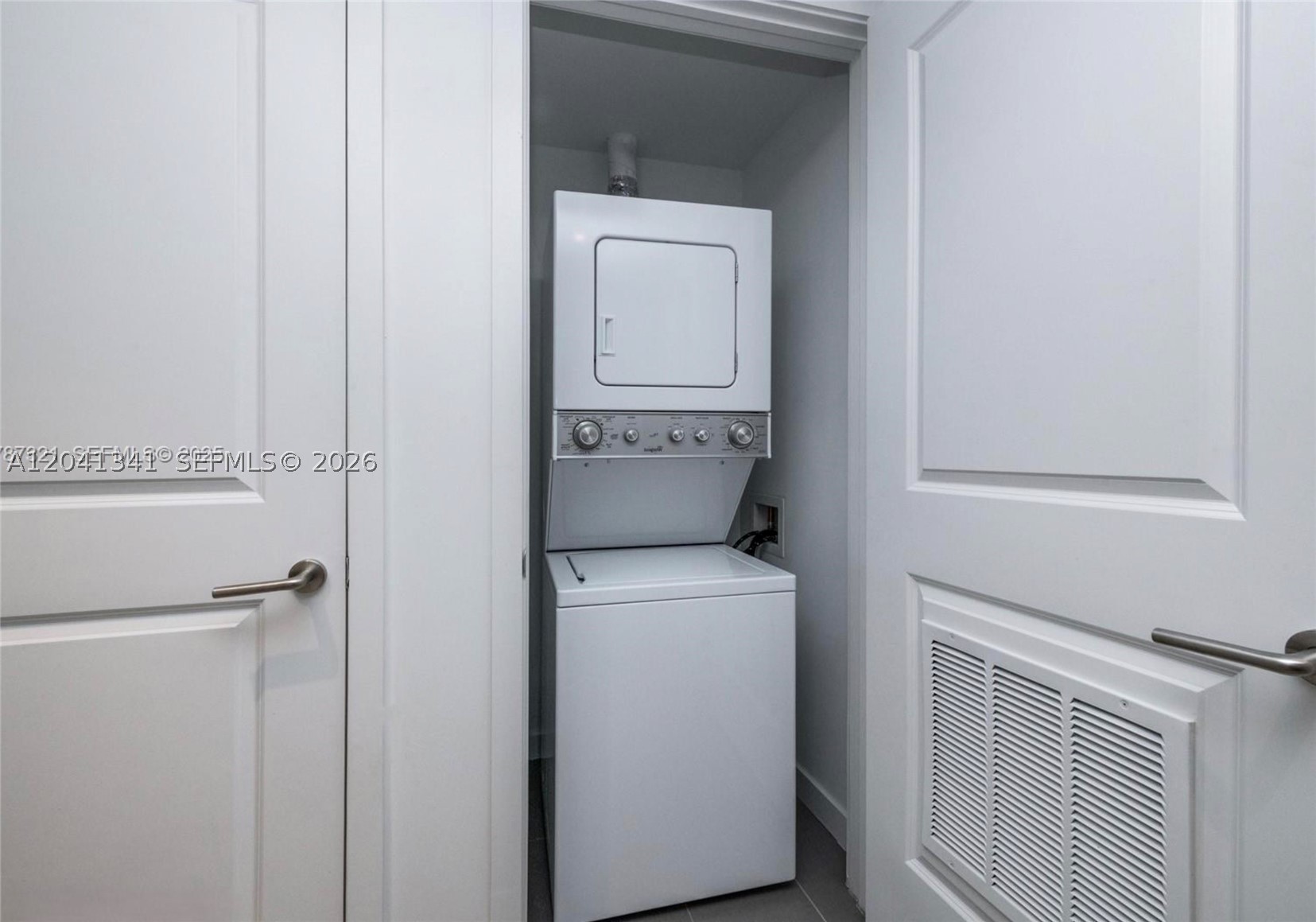 CANVAS CONDO - Residential