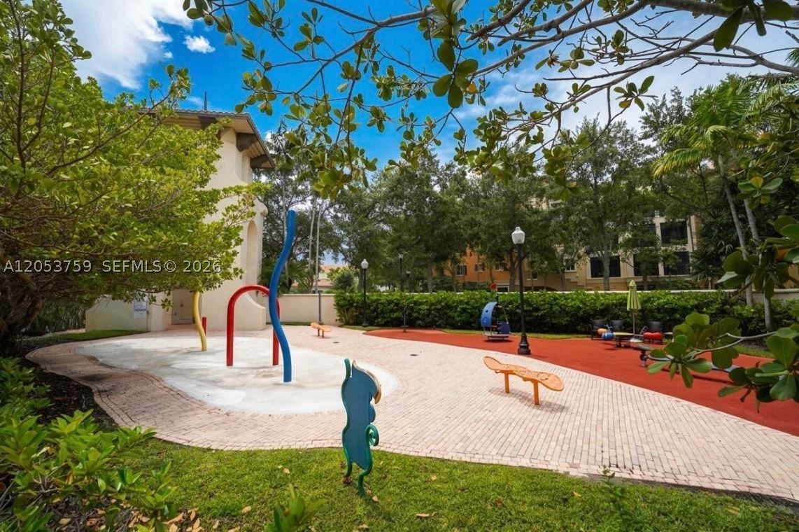 SAWGRASS LAKES - Residential