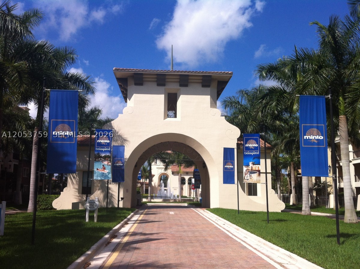 SAWGRASS LAKES - Residential