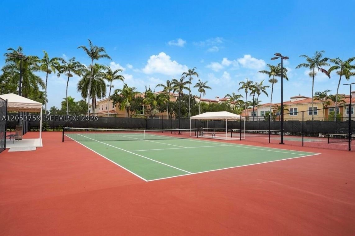 SAWGRASS LAKES - Residential