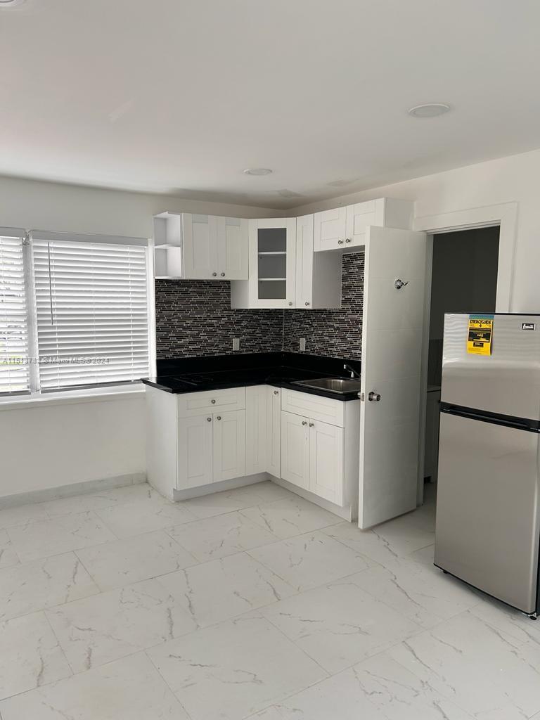 AMD PL OF 2ND OCEAN FRONT - Residential Lease