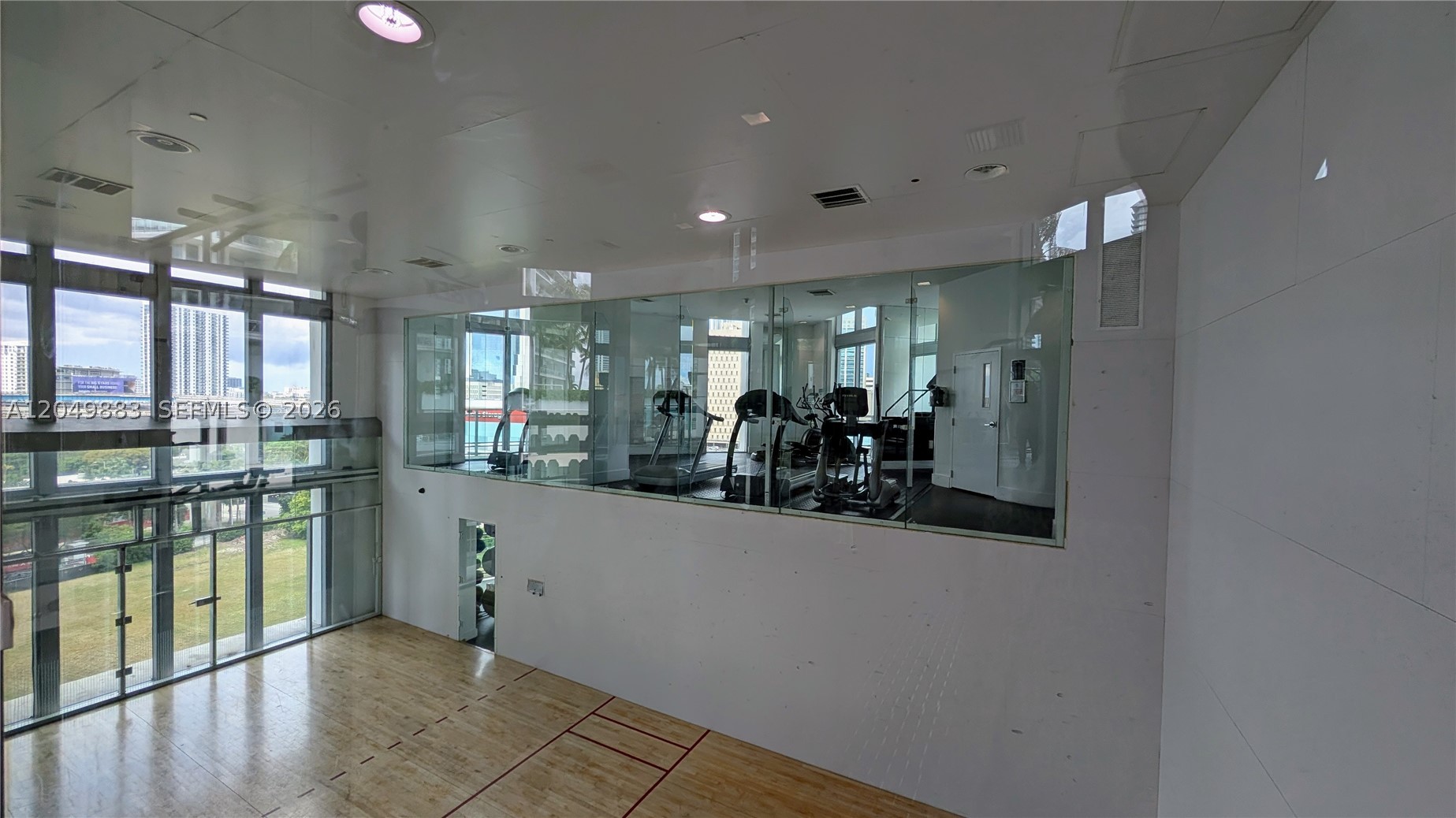 WIND CONDO - Residential