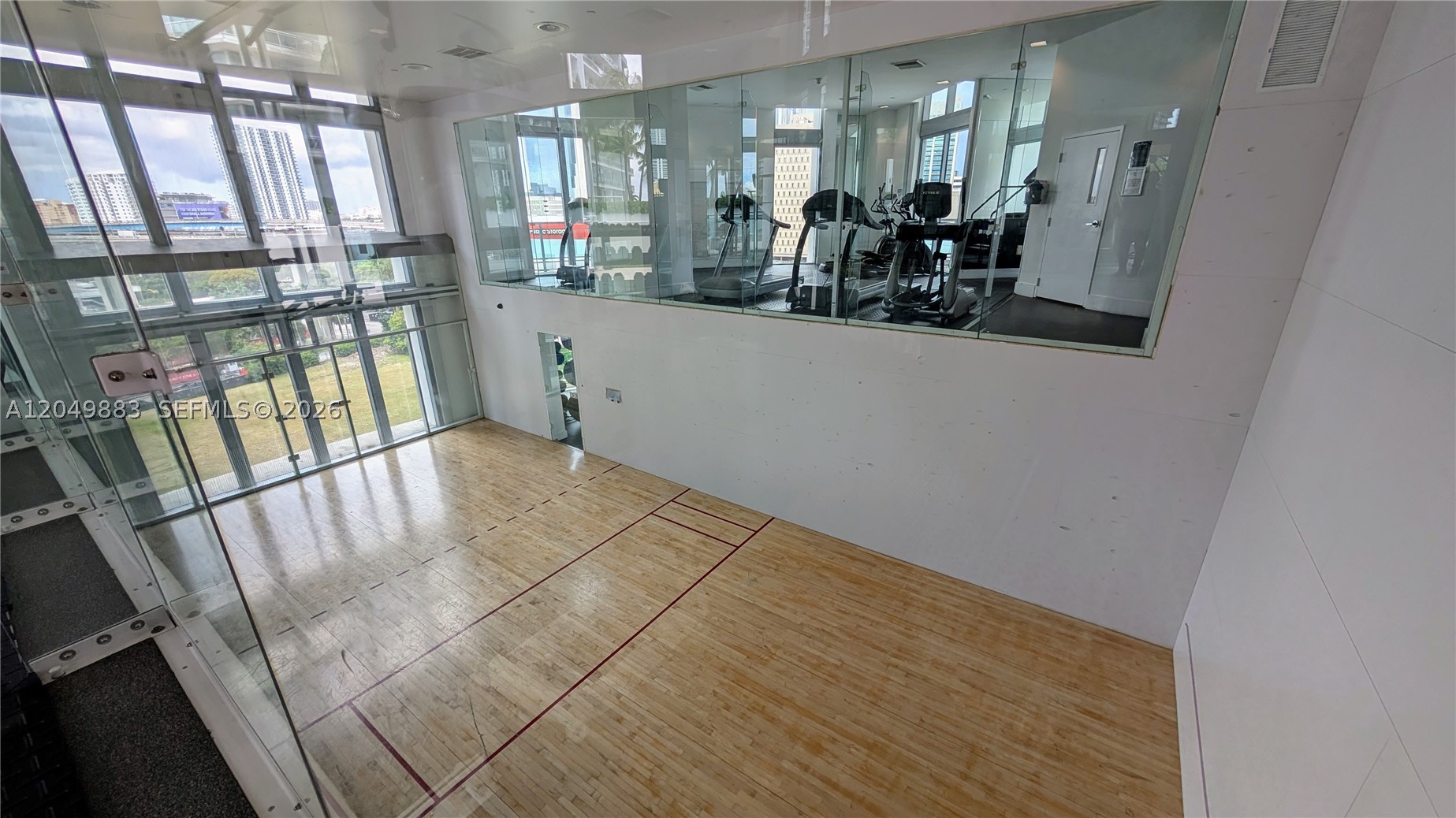 WIND CONDO - Residential