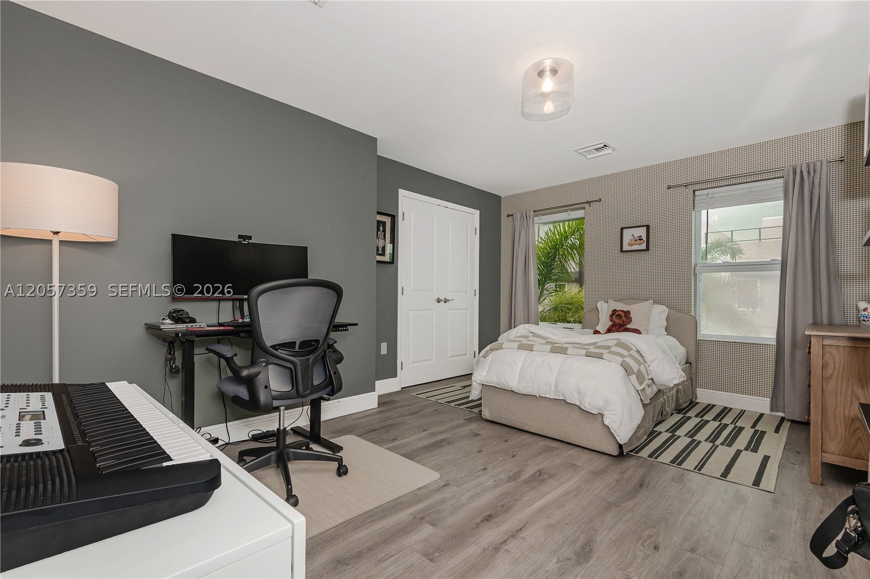 OAKLAND PARK SECOND ADD - Residential