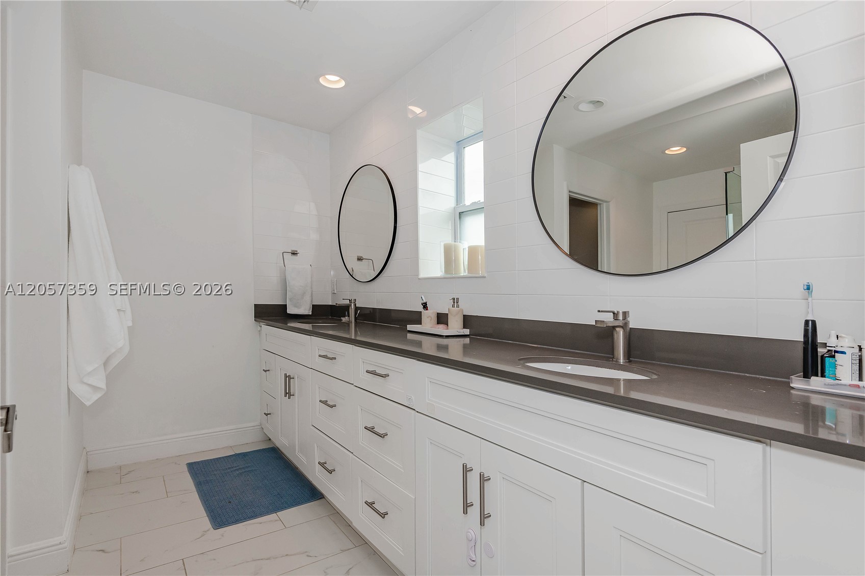 OAKLAND PARK SECOND ADD - Residential