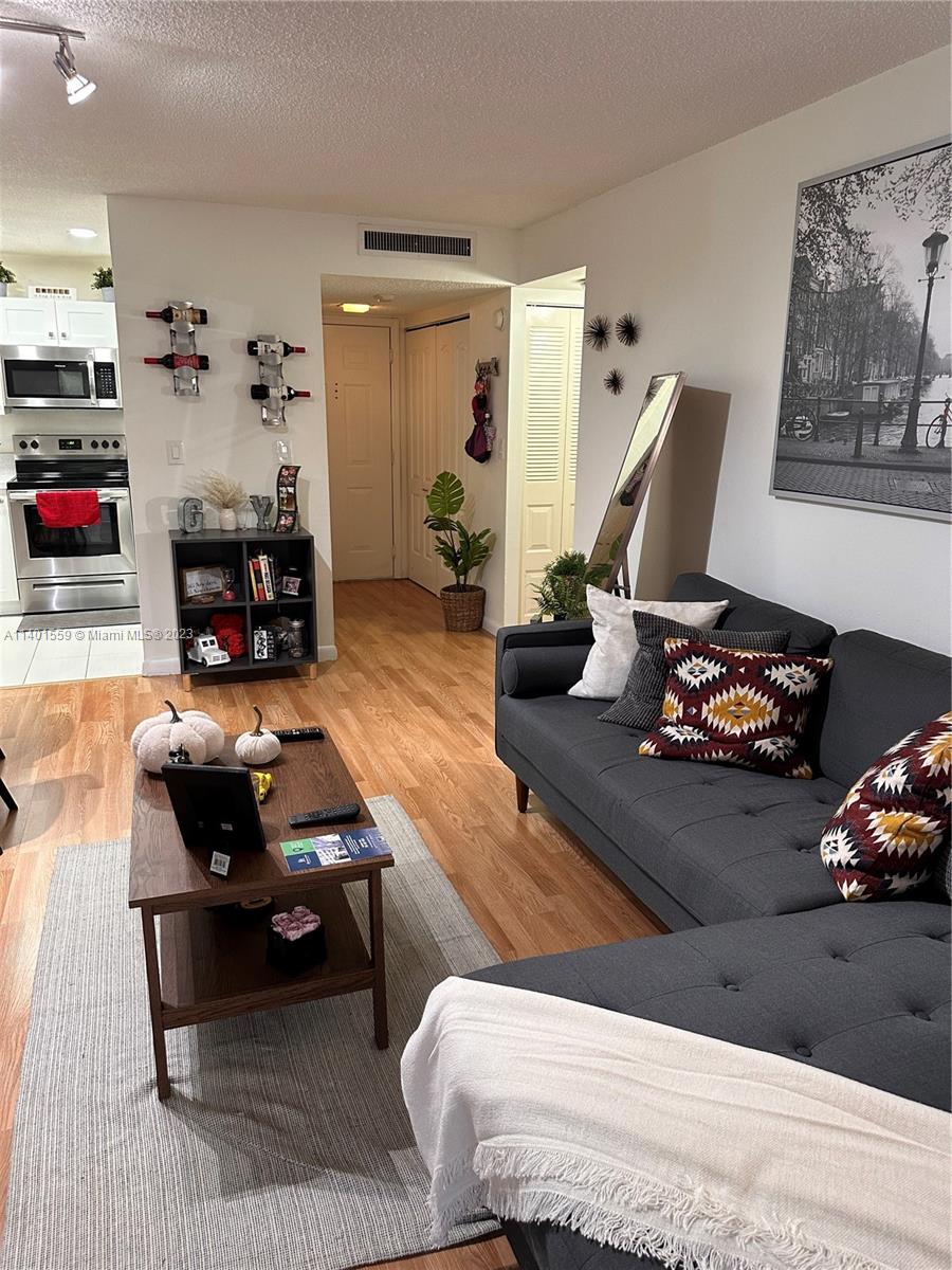 WISPERWOOD VILLAGE CONDO - Residential Lease