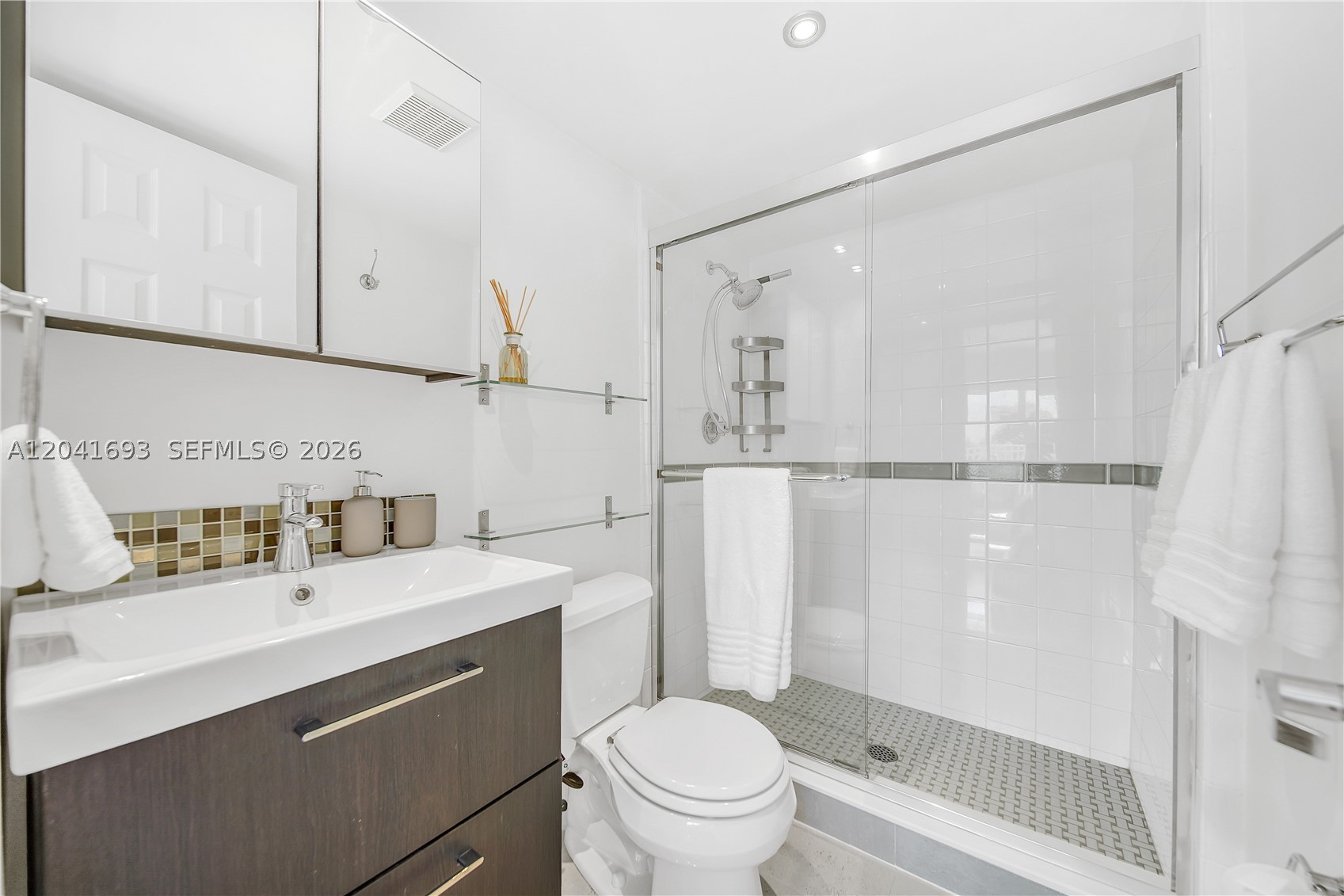 KEY ISLANDER CONDO - Residential Lease