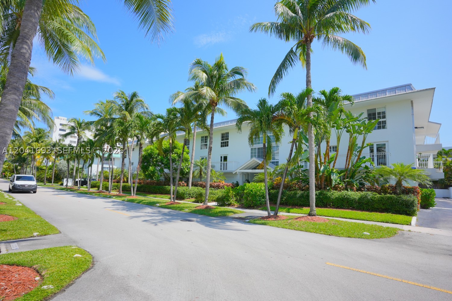 KEY ISLANDER CONDO - Residential Lease