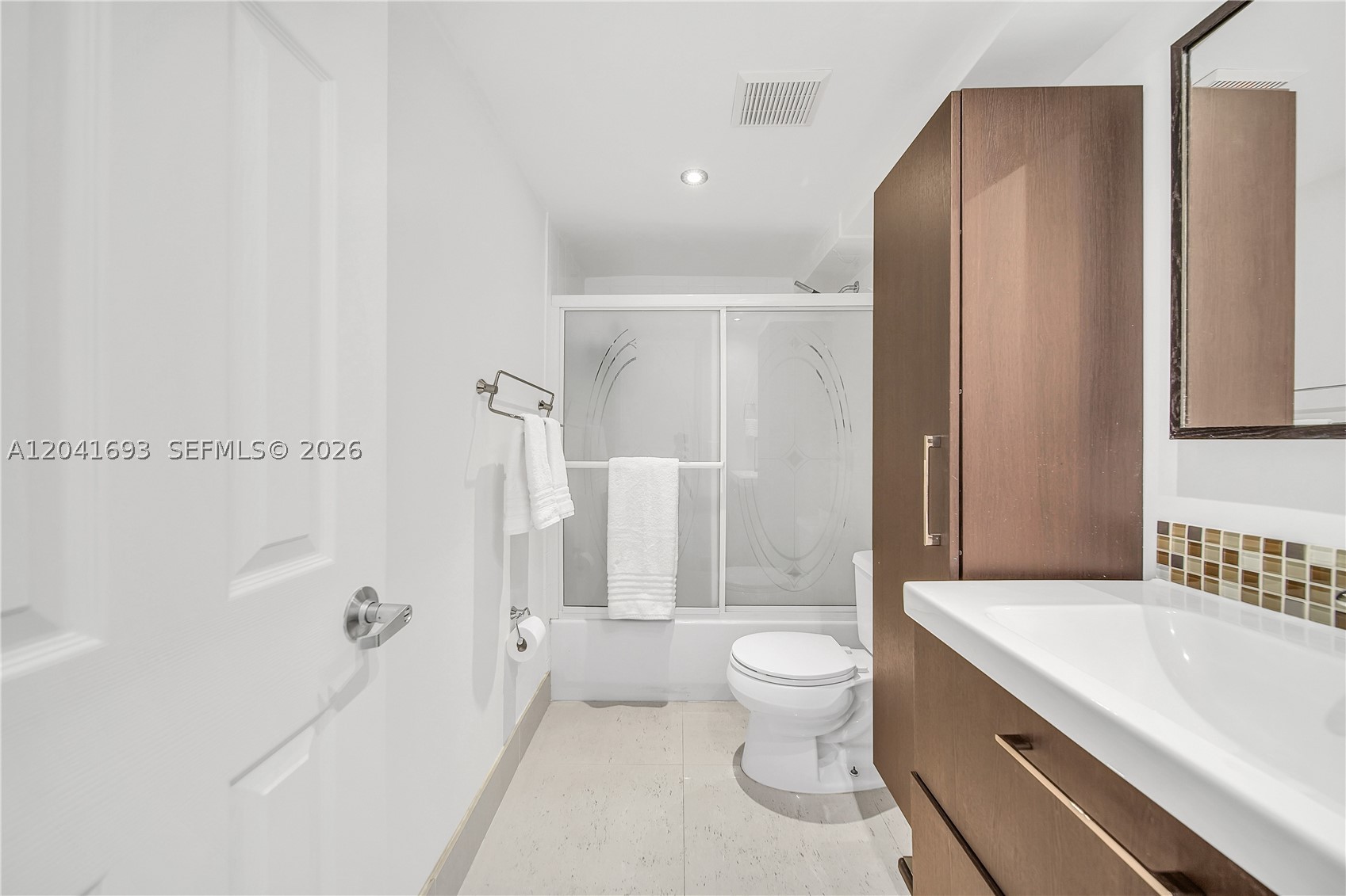 KEY ISLANDER CONDO - Residential Lease