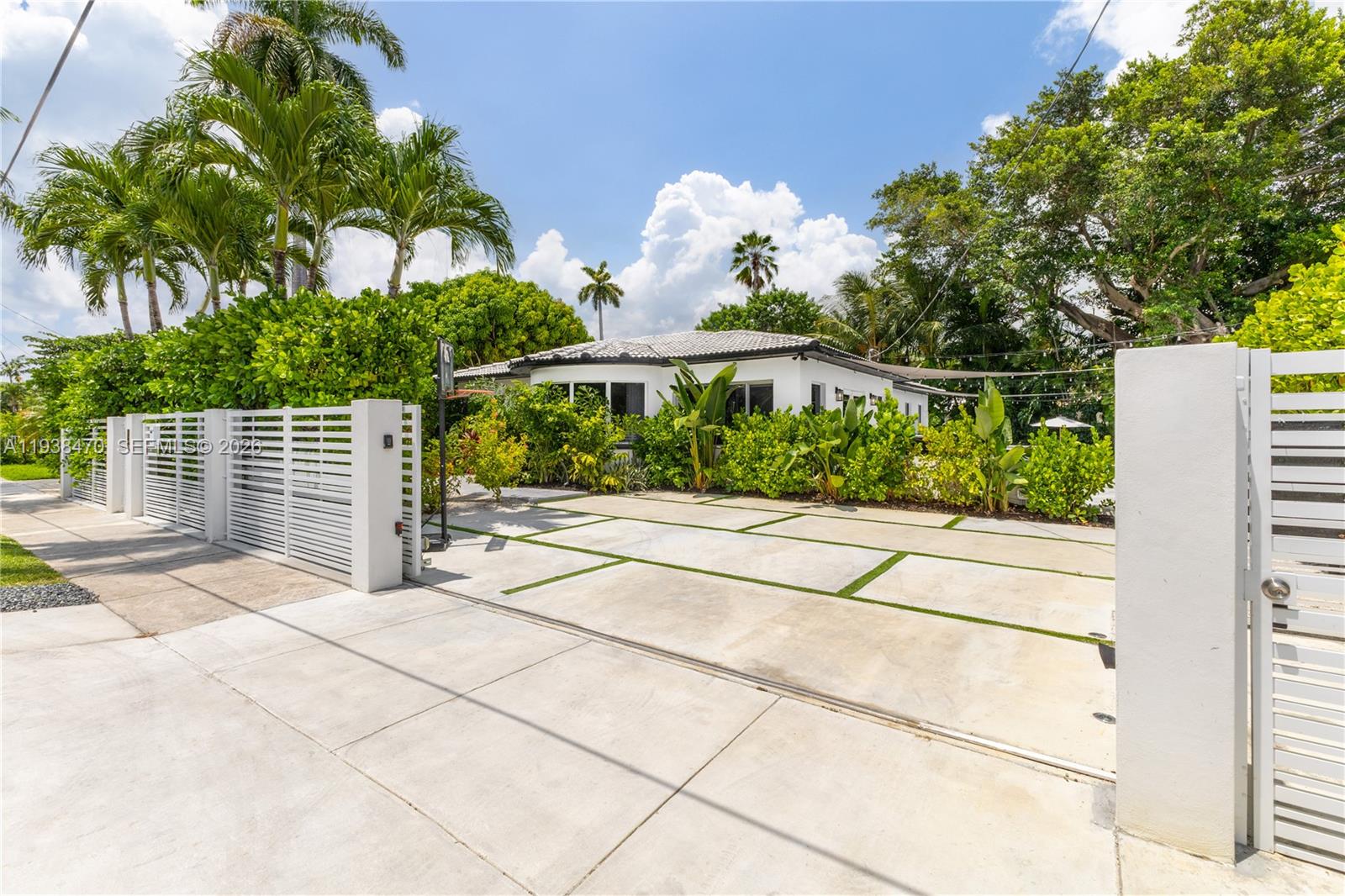 NORTH SHORE CREST - Residential