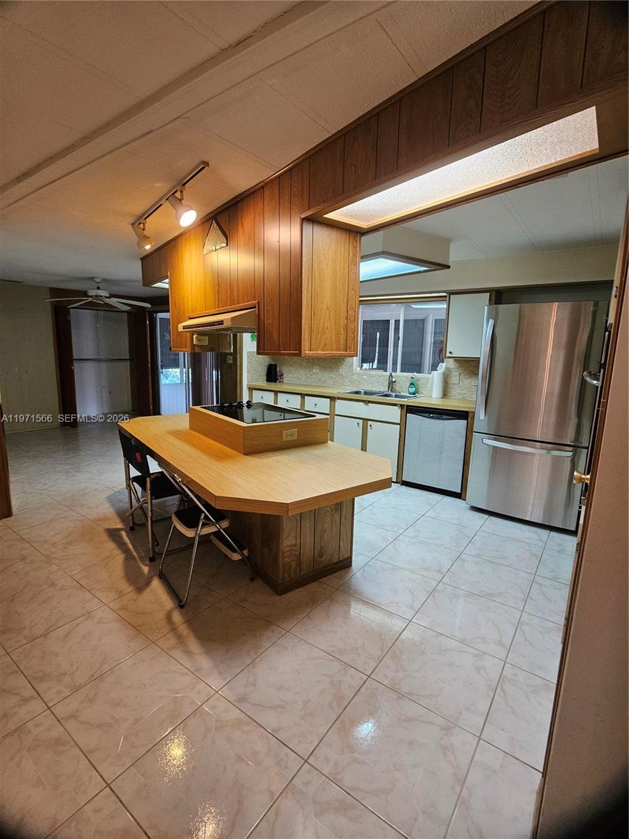 HIGHLAND MEADOWS ESTATES - Residential