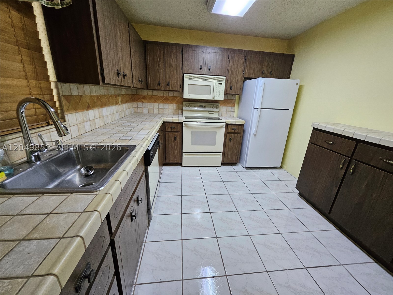 SOUTHERN ESTS 4TH ADDN - Residential Lease