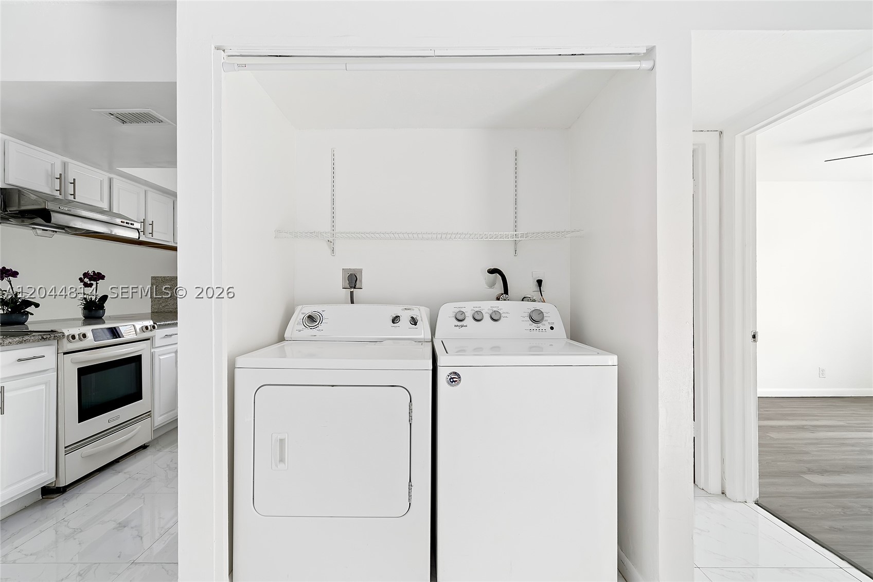 MAPLEWOOD TOWNHOUSES COND - Residential Lease