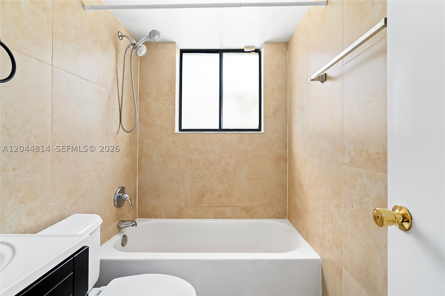 MAPLEWOOD TOWNHOUSES COND - Residential Lease
