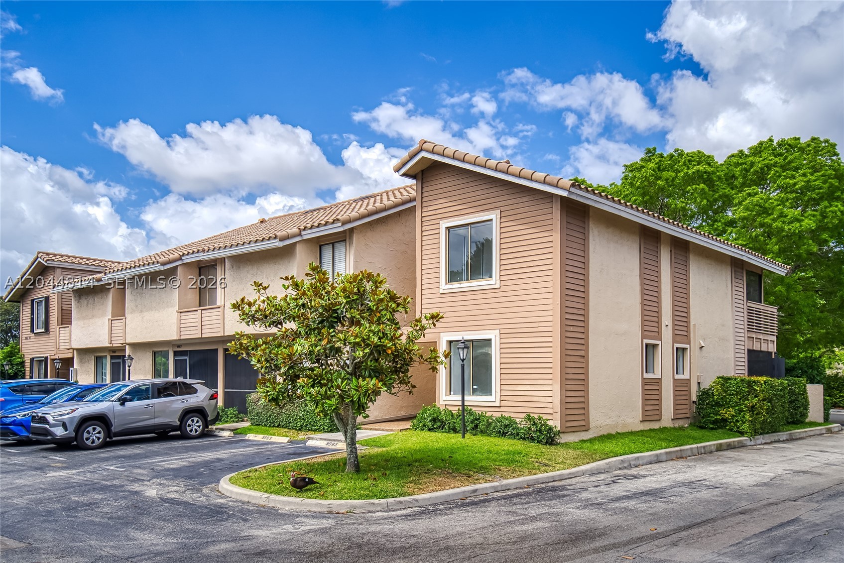 MAPLEWOOD TOWNHOUSES COND - Residential Lease