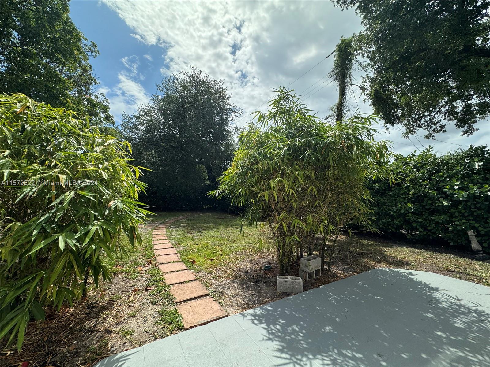 CRESTWOOD - Residential Lease