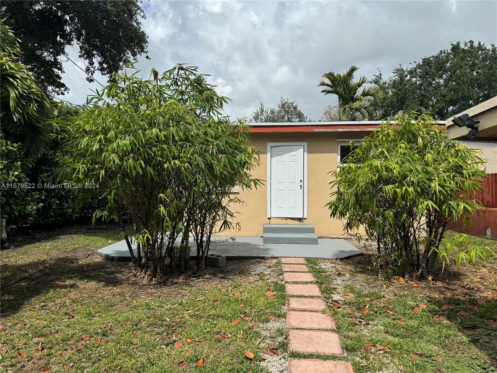 CRESTWOOD - Residential Lease