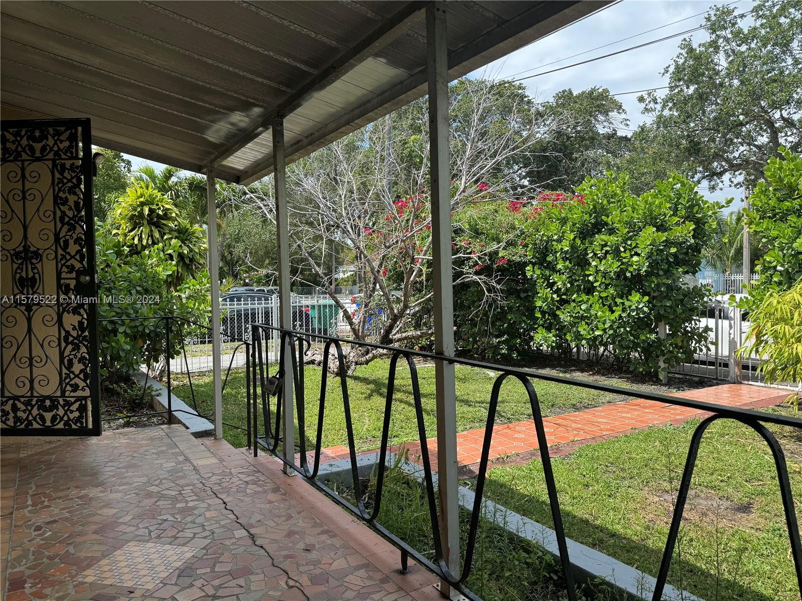 CRESTWOOD - Residential Lease