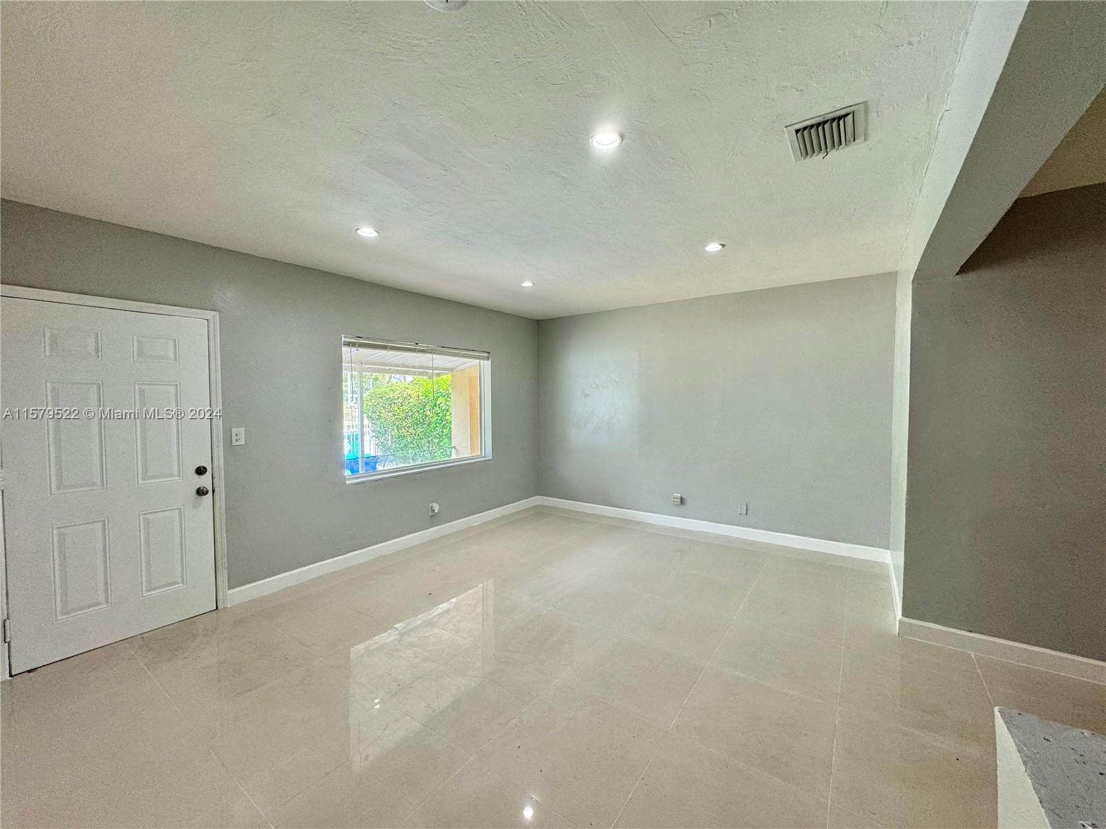 CRESTWOOD - Residential Lease