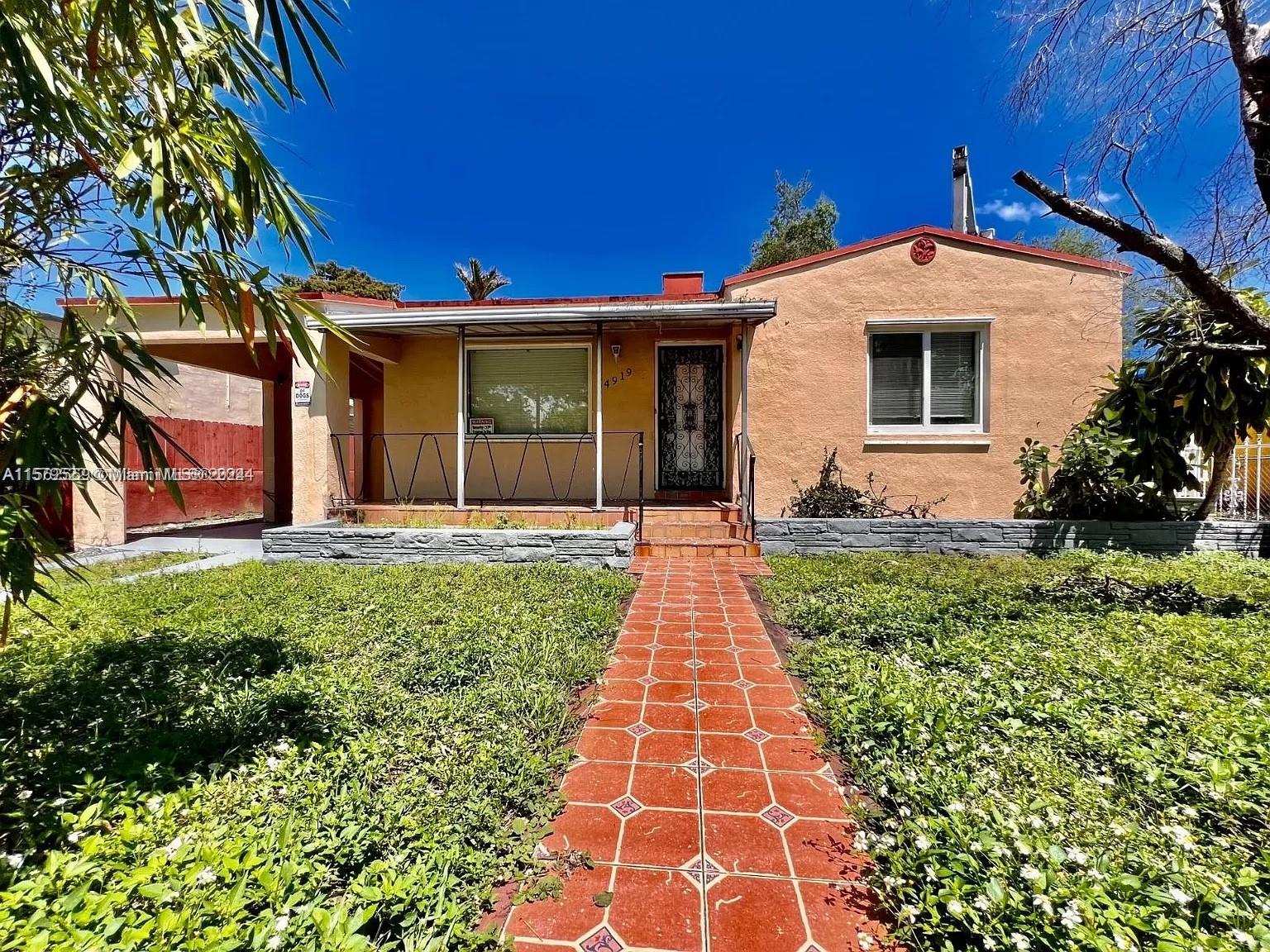 CRESTWOOD - Residential Lease