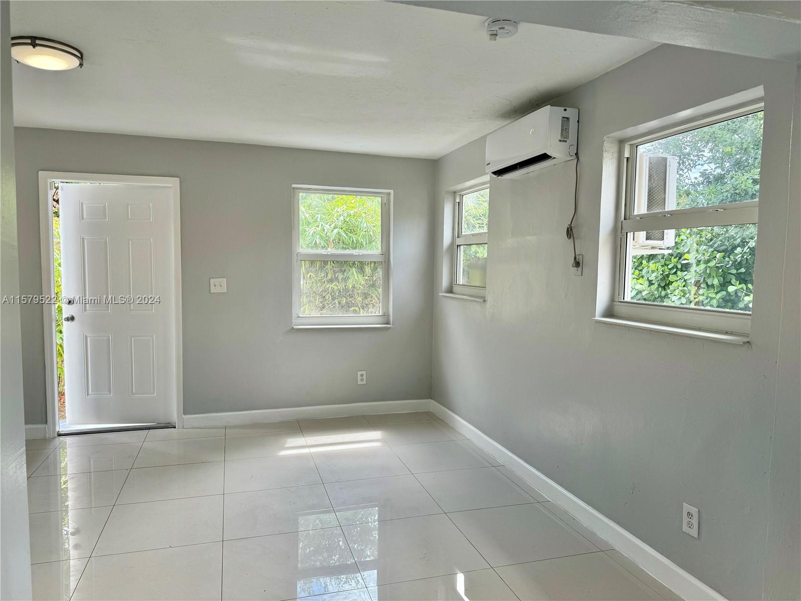 CRESTWOOD - Residential Lease