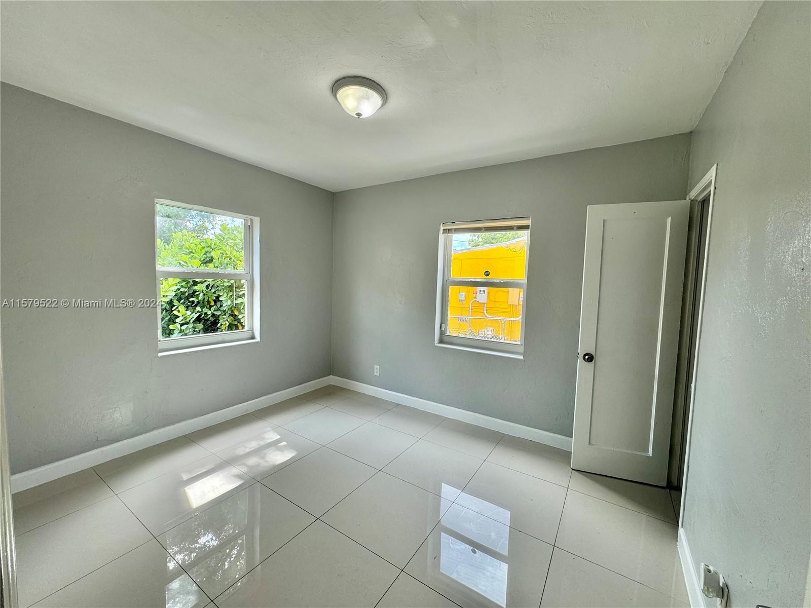 CRESTWOOD - Residential Lease