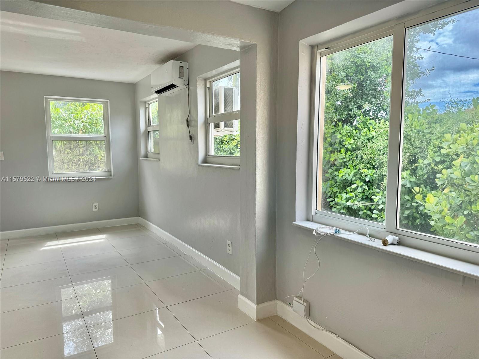 CRESTWOOD - Residential Lease