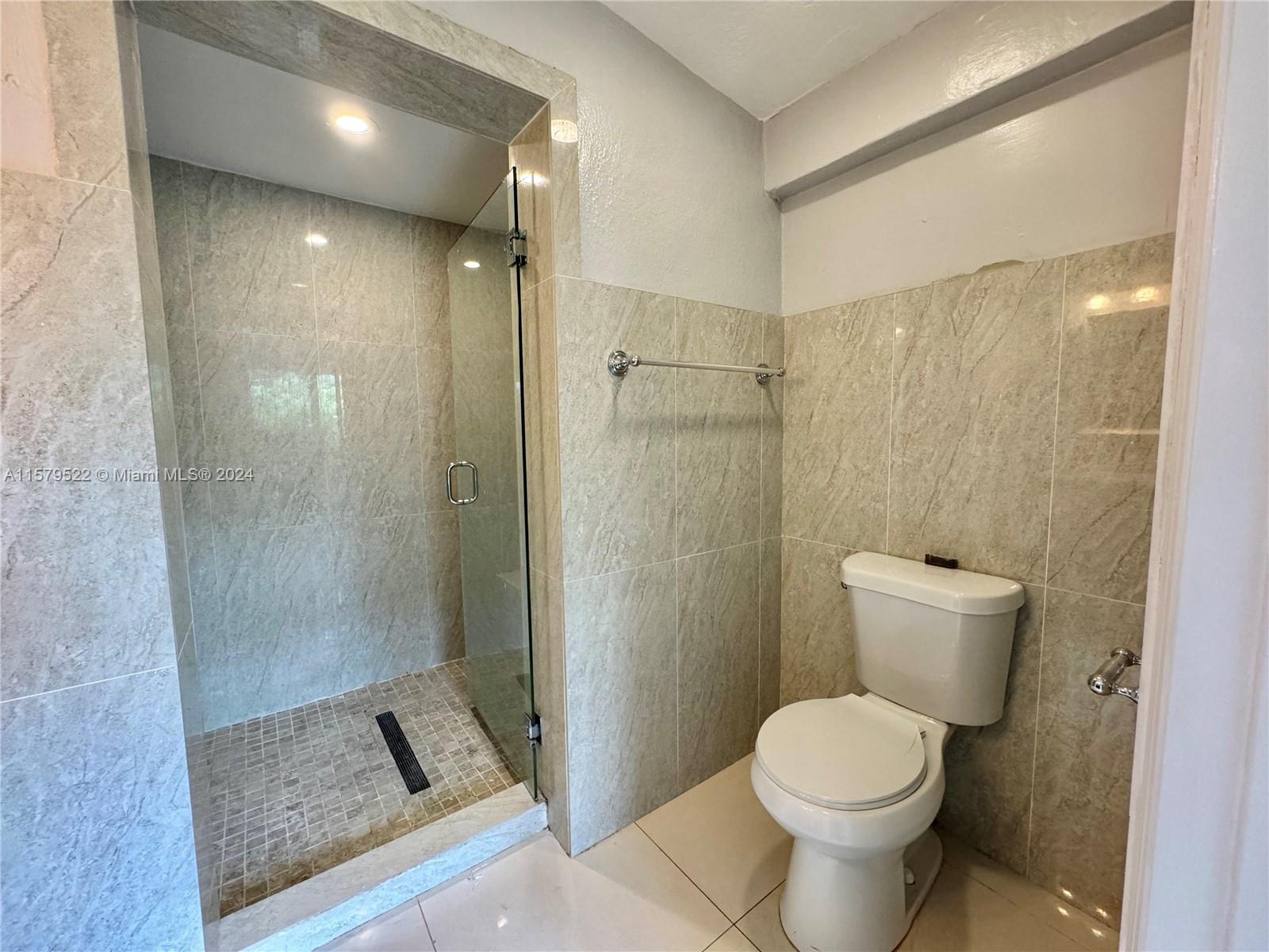 CRESTWOOD - Residential Lease