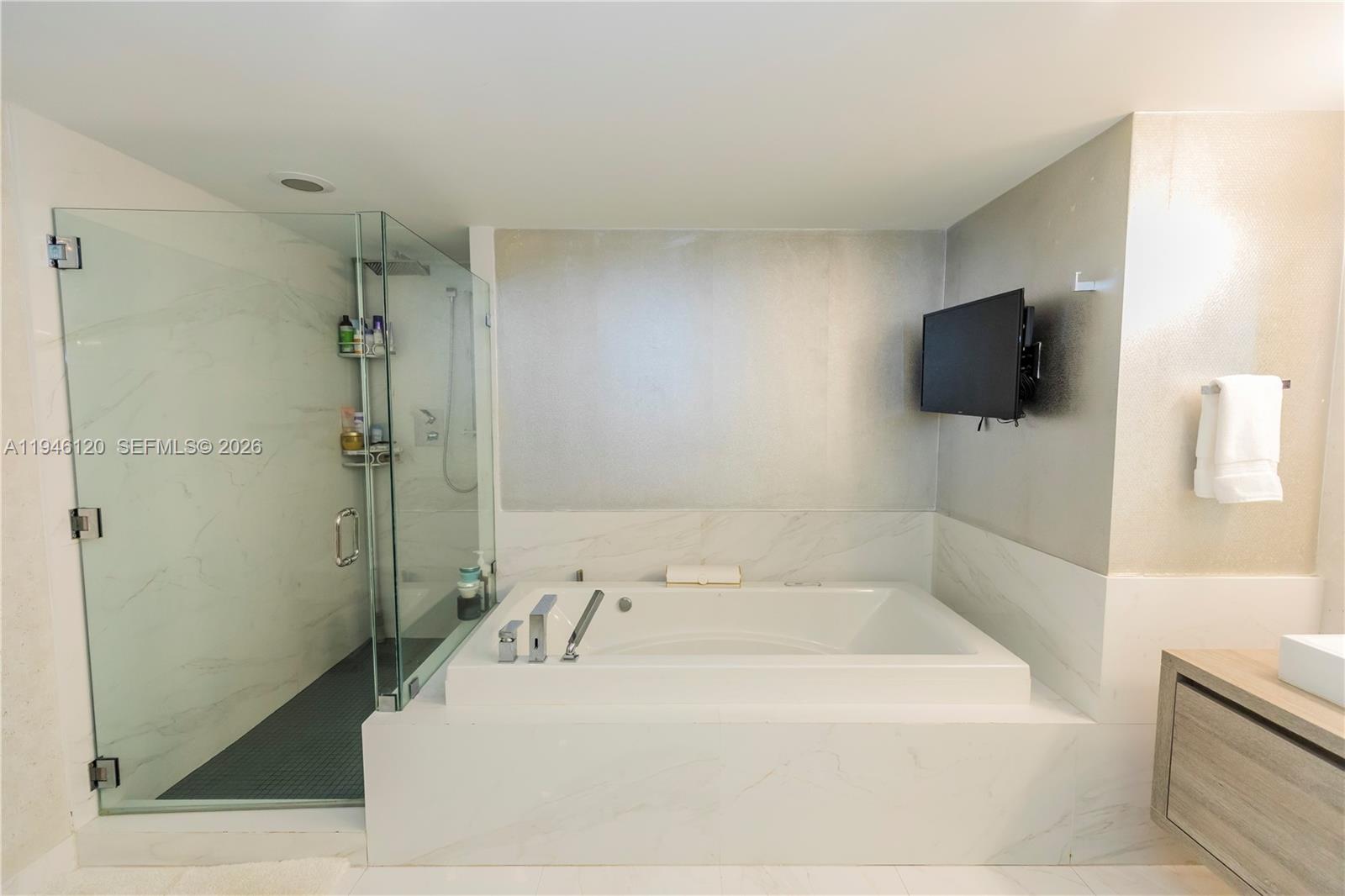 400 SUNNY ISLES CONDO WES - Residential
