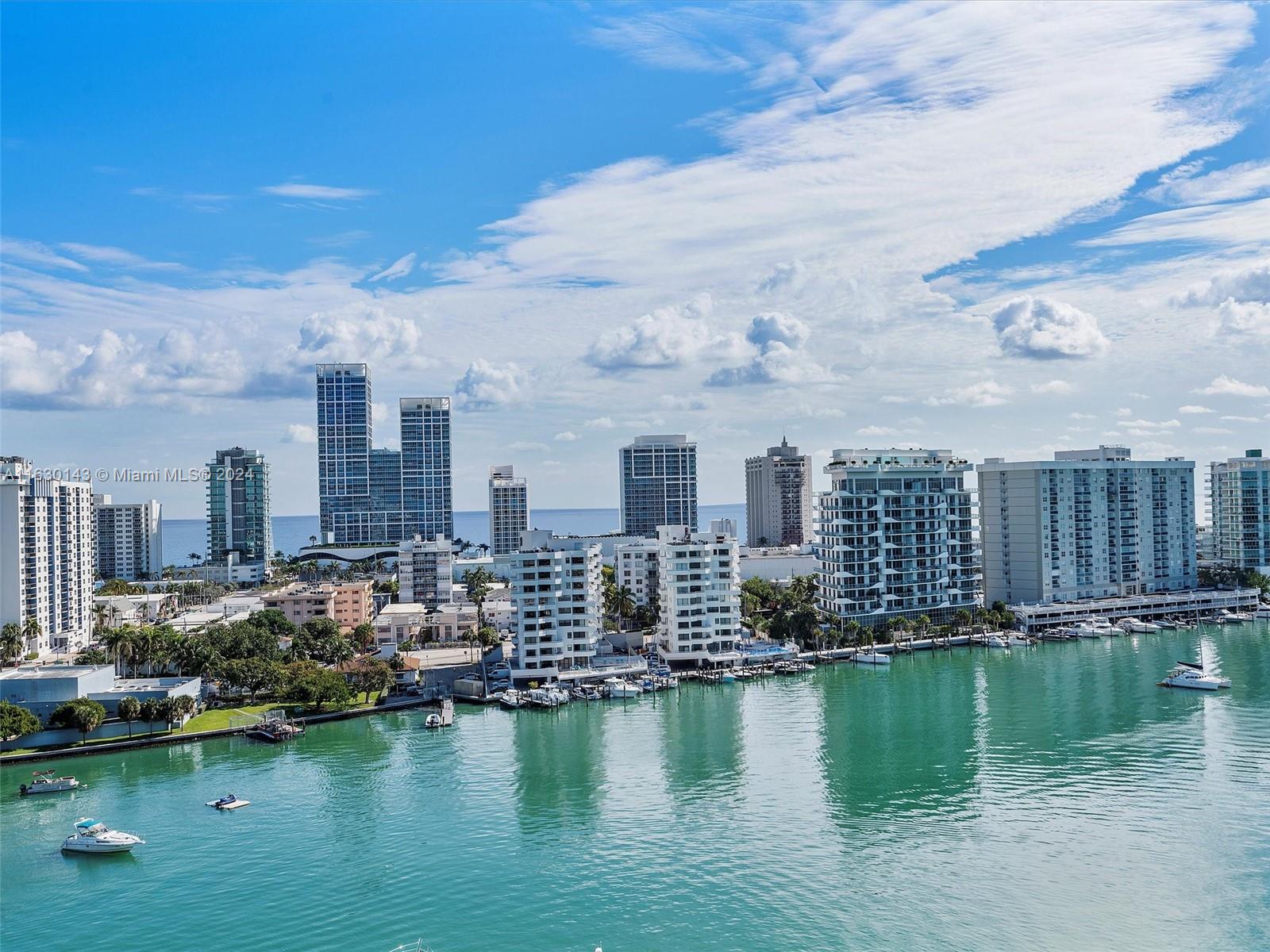 KING COLE CONDO - Residential