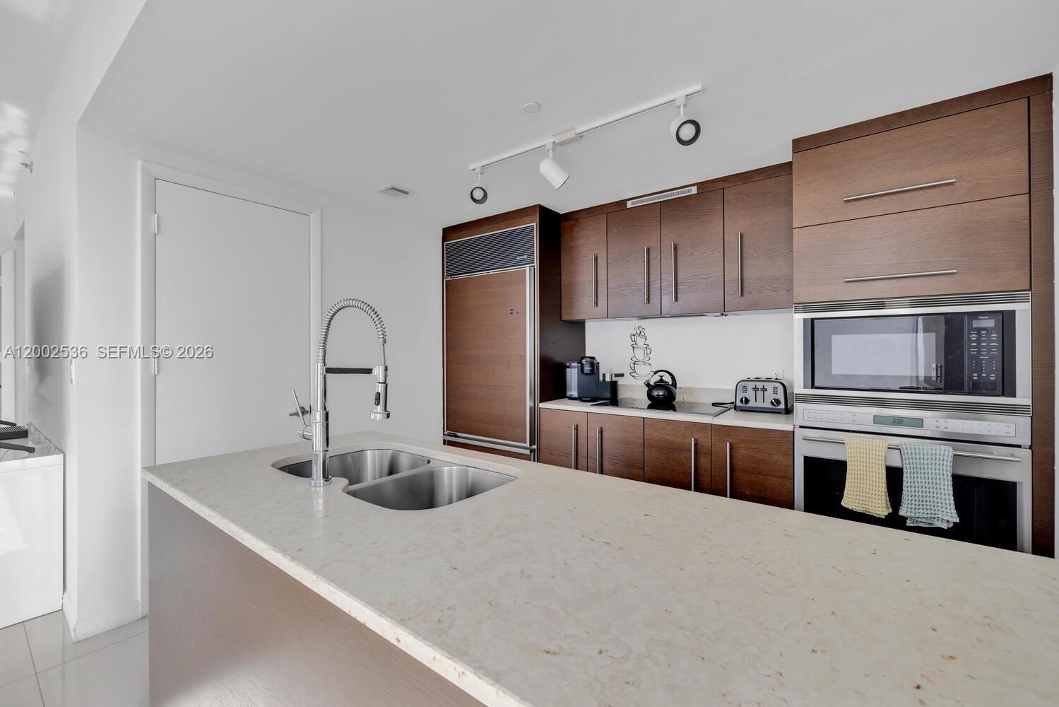 ICON BRICKELL CONDO NO 3 - Residential