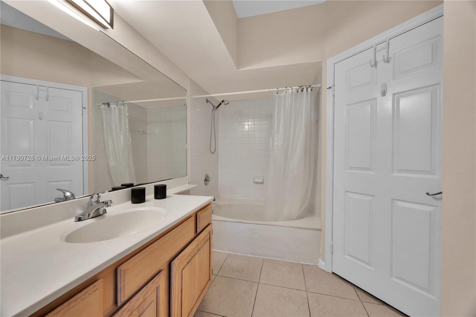 UNIVERSITY INN CONDO - Residential Lease