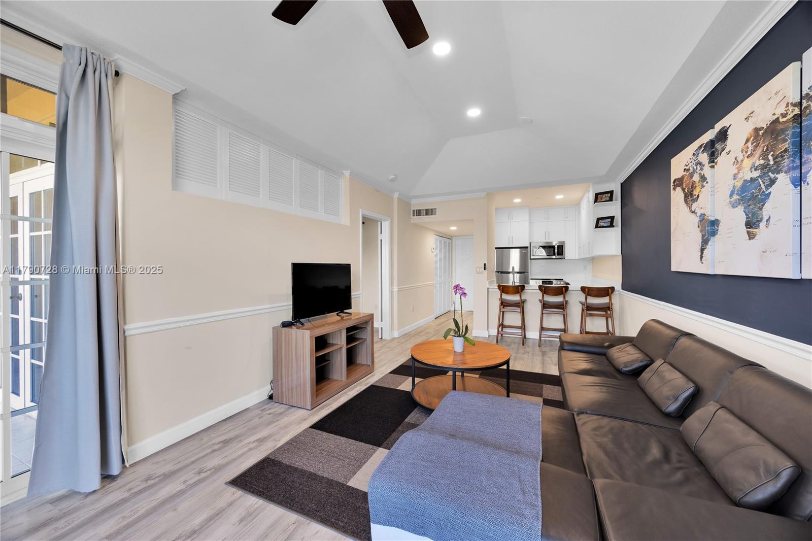 UNIVERSITY INN CONDO - Residential Lease