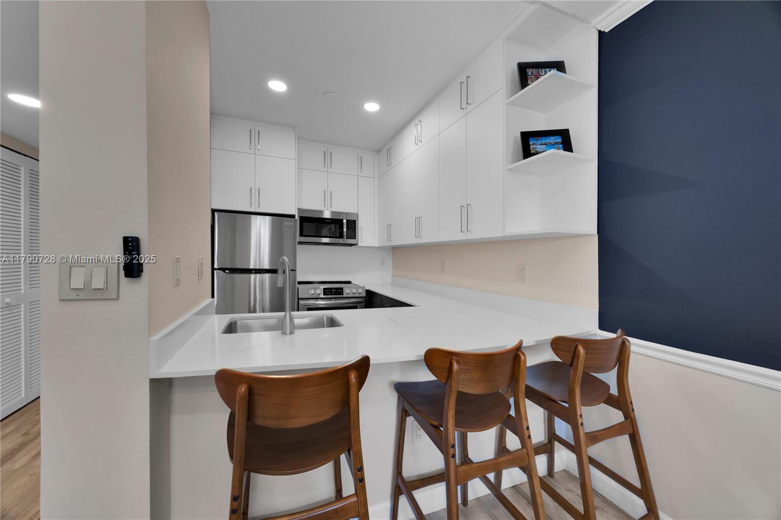 UNIVERSITY INN CONDO - Residential Lease