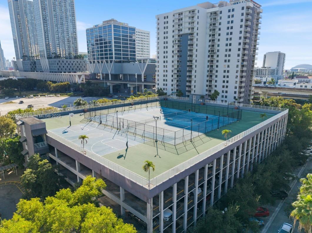 MADISON DOWNTOWN CONDO - Residential