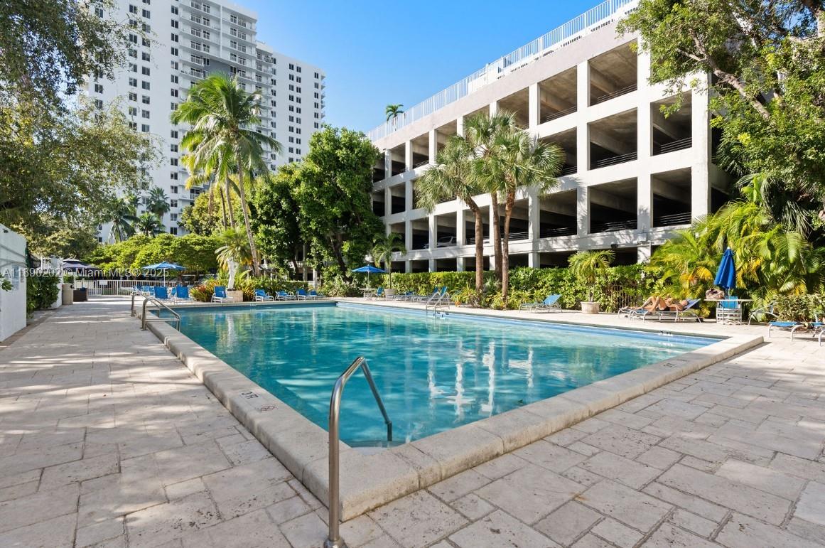 MADISON DOWNTOWN CONDO - Residential