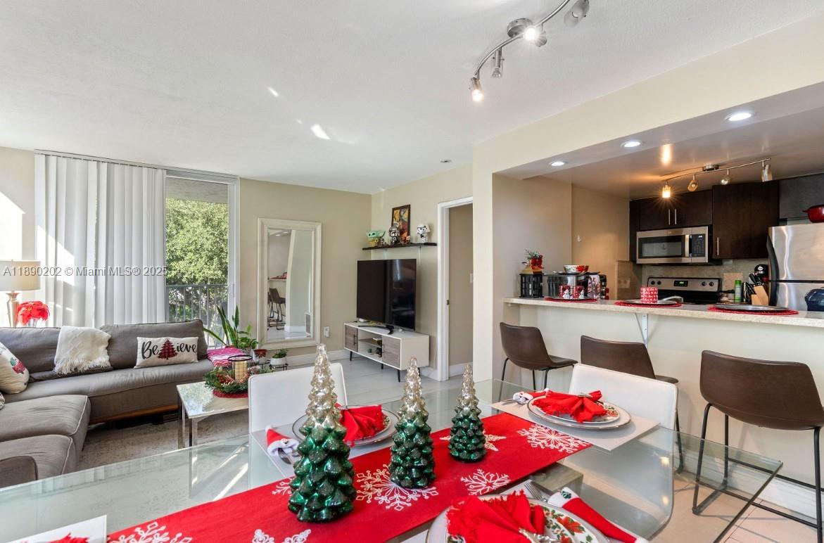MADISON DOWNTOWN CONDO - Residential