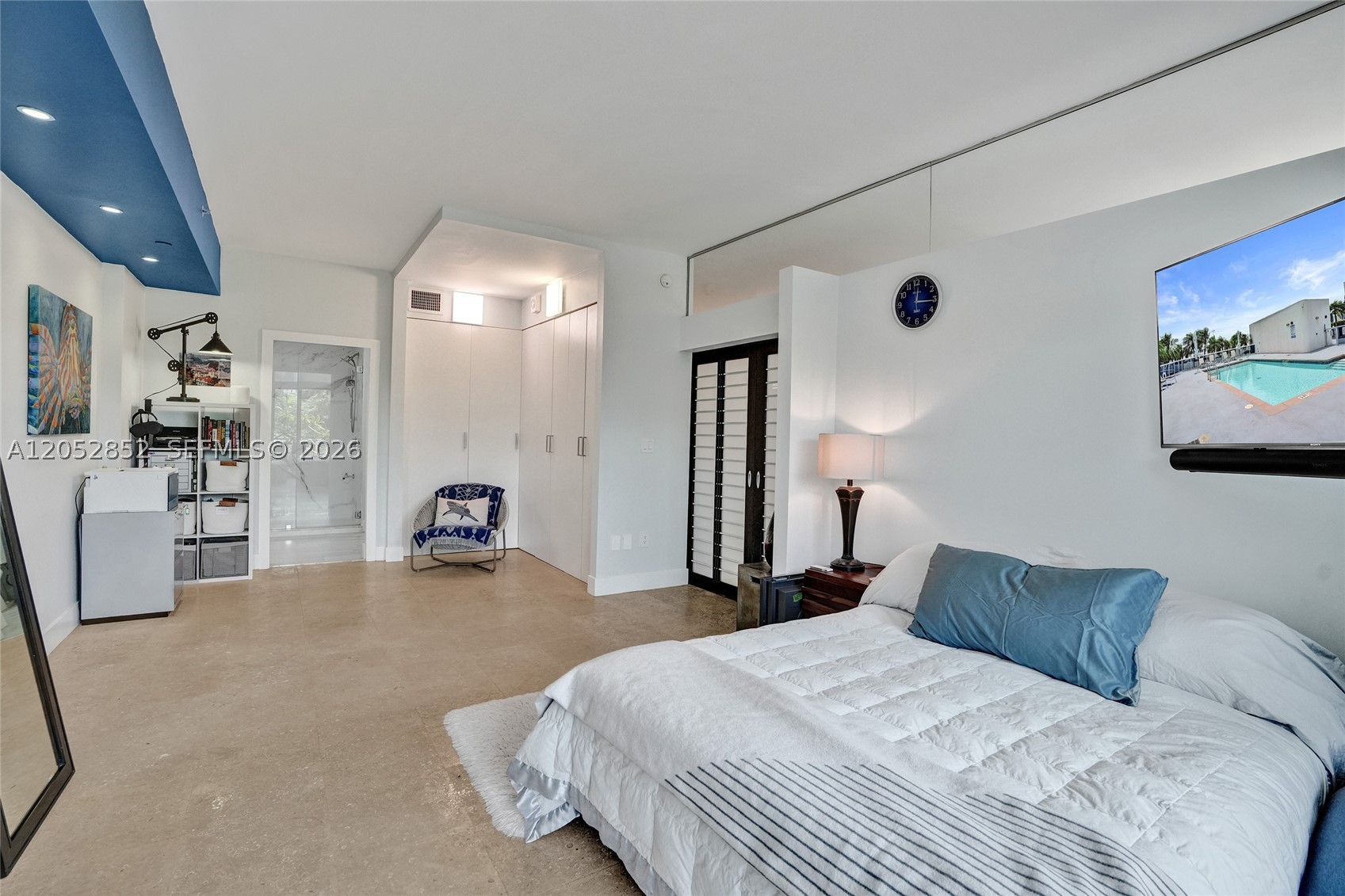 THE MERIDIAN CONDO - Residential