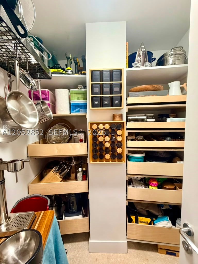 THE MERIDIAN CONDO - Residential