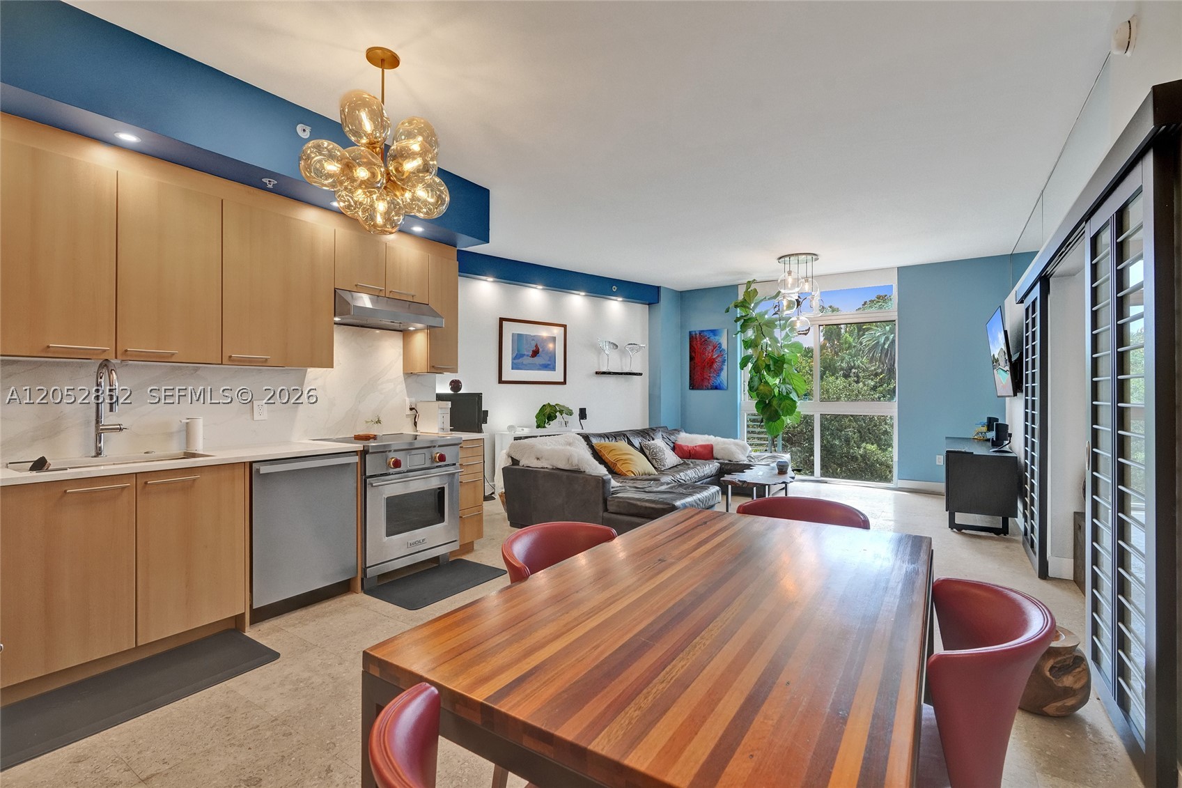 THE MERIDIAN CONDO - Residential