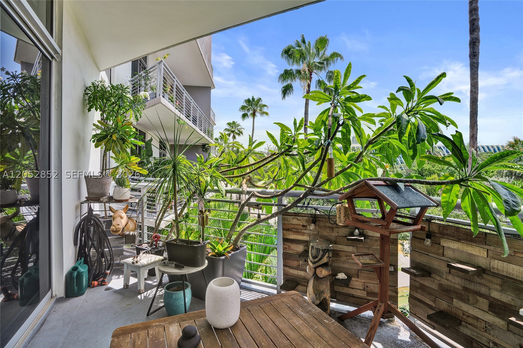 THE MERIDIAN CONDO - Residential
