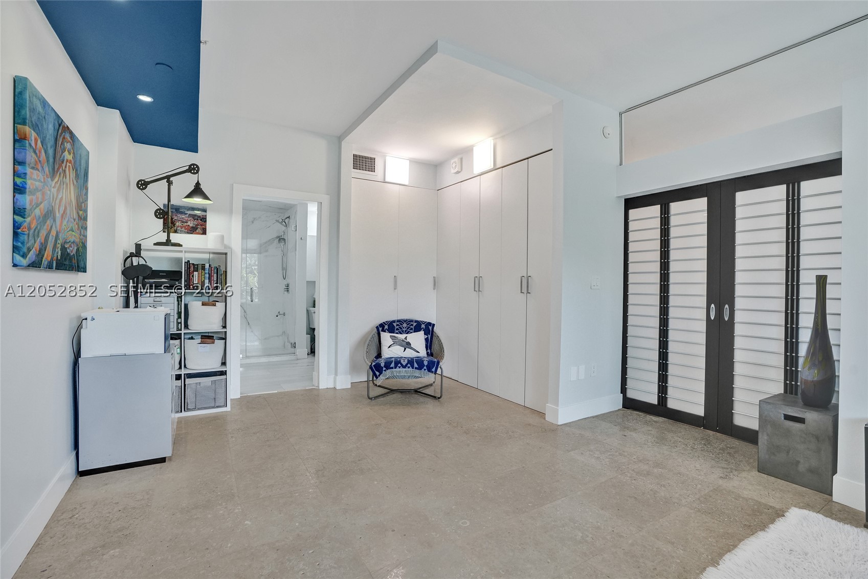 THE MERIDIAN CONDO - Residential