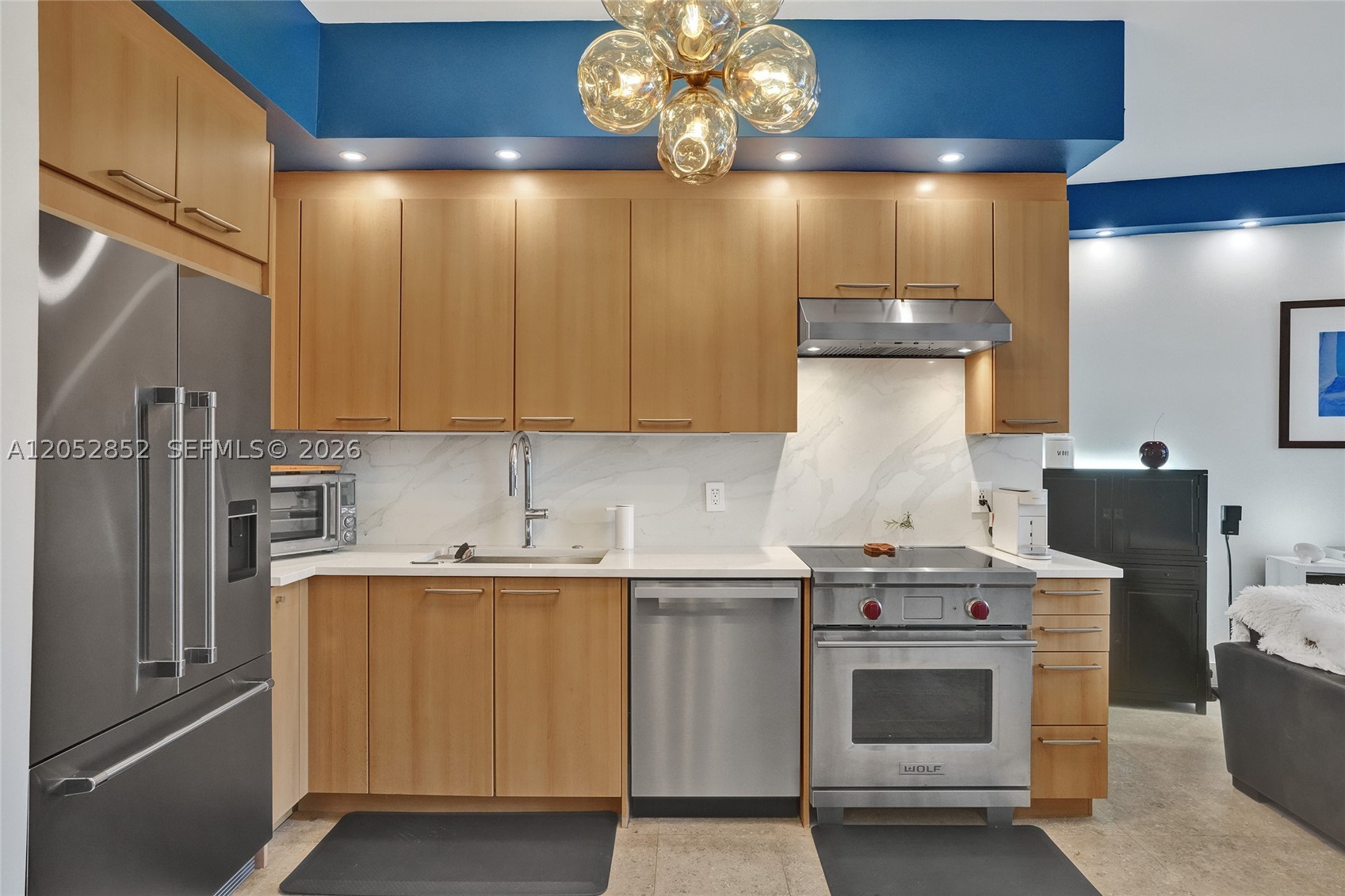 THE MERIDIAN CONDO - Residential