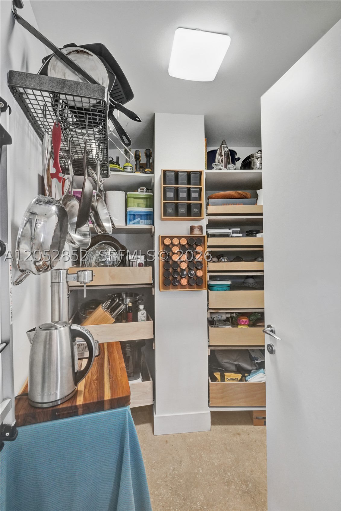 THE MERIDIAN CONDO - Residential