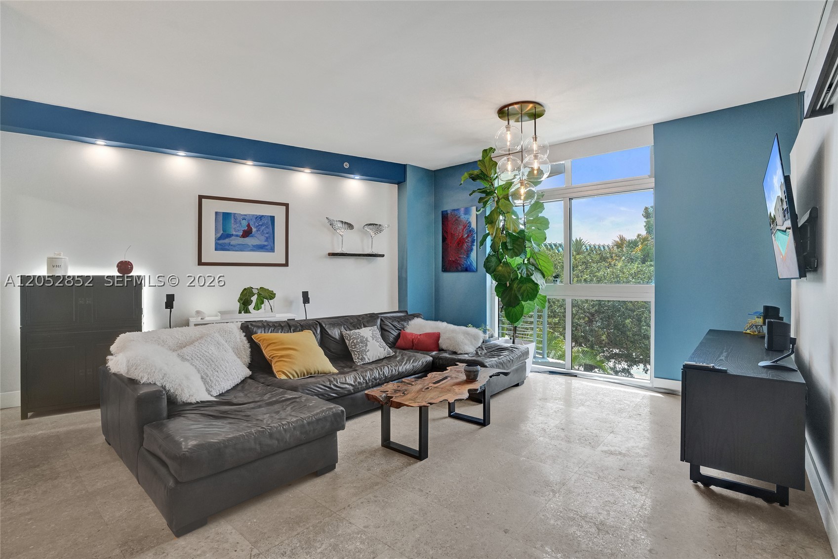 THE MERIDIAN CONDO - Residential